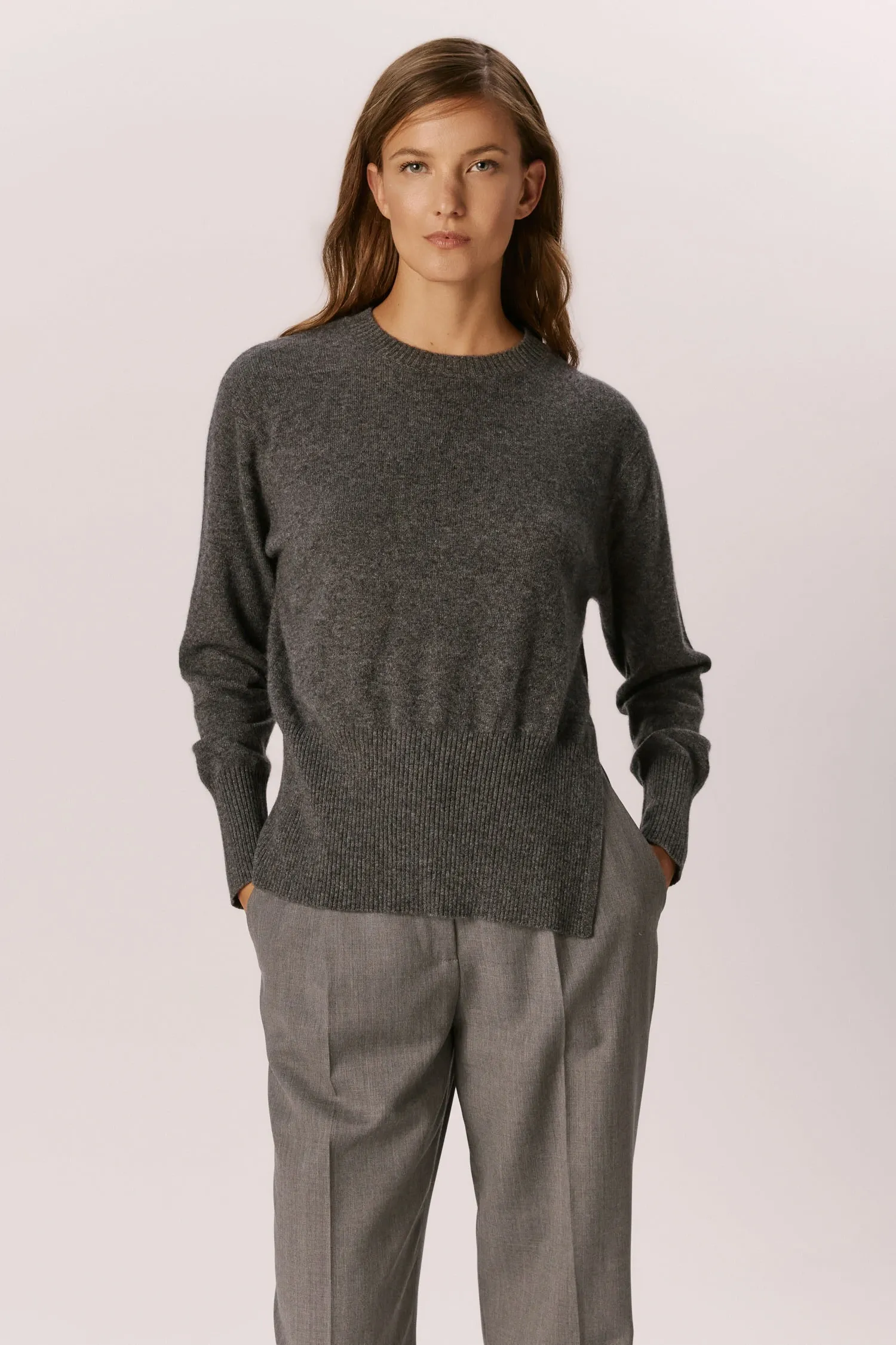 トップス argue /fufufu sweater pullover Suéter cashmere fenda | Azul Cerúleo | Andrea Marques